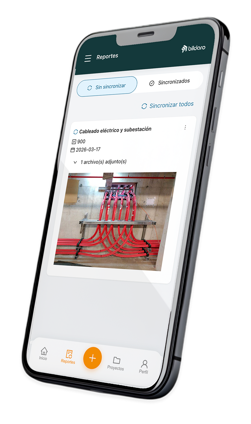 Pantalla de teléfono mostrando una aplicación de reportes con un informe titulado Cableado eléctrico y subestación con fecha 2026-03-17 y una foto de cables eléctricos rojos ordenados en una pared.